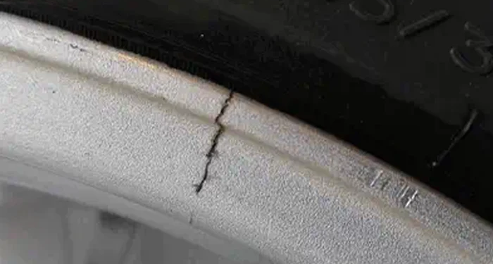 crack_before crack before Rim Repair San Diego